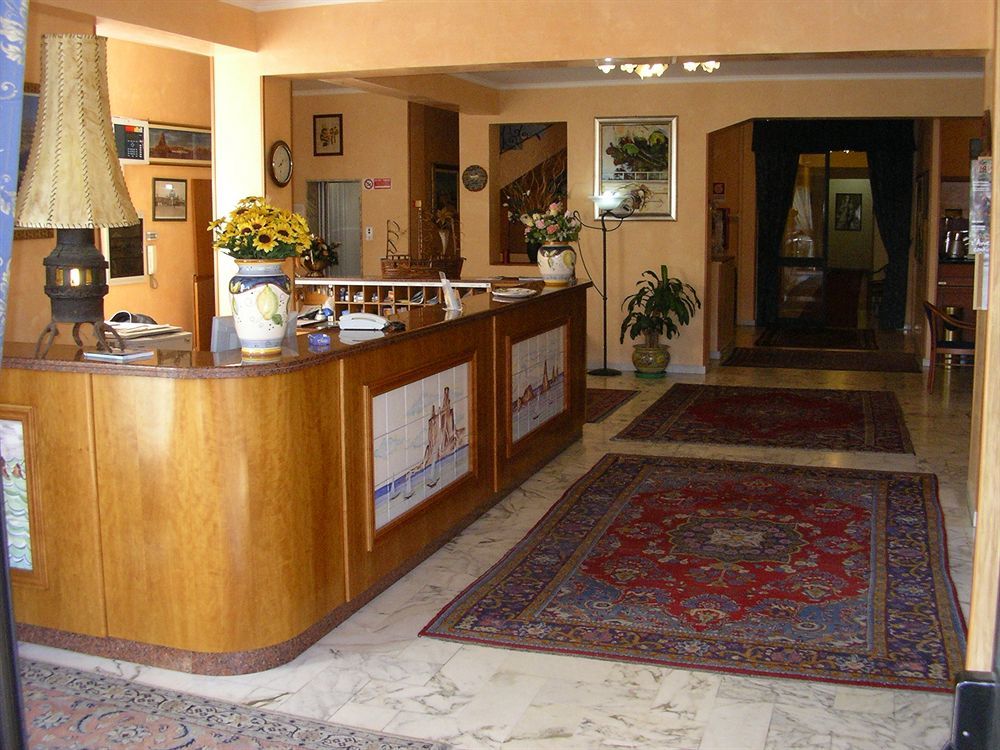 Hotel Malavoglia Aci Castello Buitenkant foto
